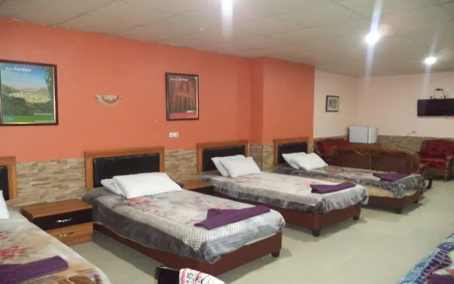 غرفة قياسية رباعية بأربعة أسرّة، Amman Palace Hotel 2/2