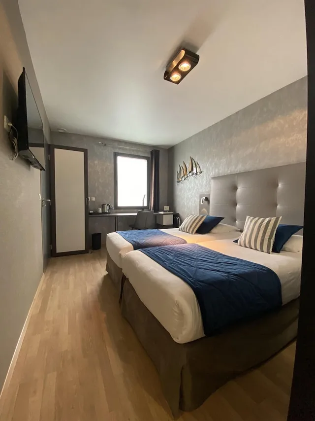 غرفة متصلة عائلية بسرير كوين وسريرين منفصلين، Best Western Hotel La Mare O Poissons 2/8