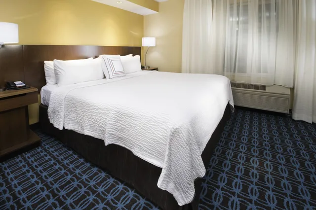 جناح بسرير كينج مع أريكة، Fairfield Inn And Suites Idaho Falls 1/2