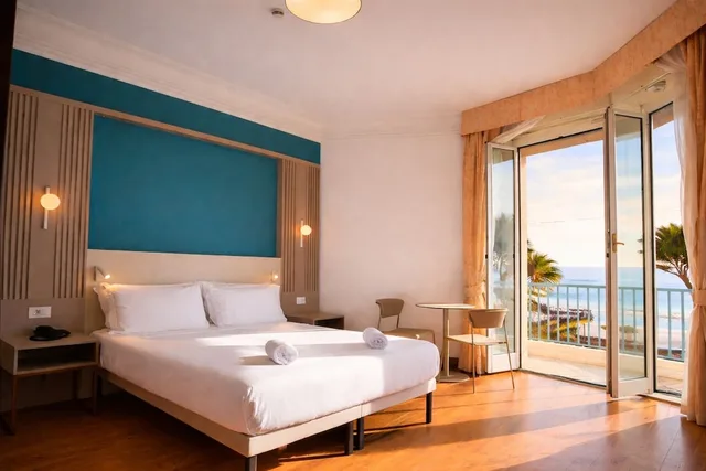 جناح جونيور ثلاثي بإطلالة على البحر بشرفة، LVG Hotel Collection - Majestic 4/10