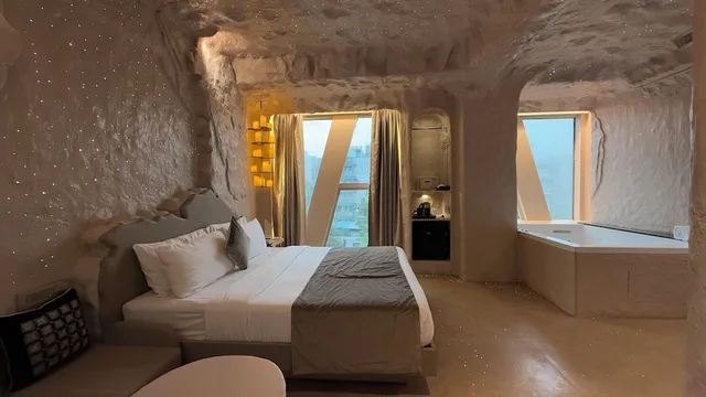 غرفة غراند بجاكوزي، Dragonfly Hotel 2/5