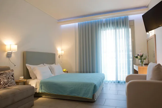 Room, Quadruple, Sea Side, Grand Theoni Hotel Suites And Spa 2/2