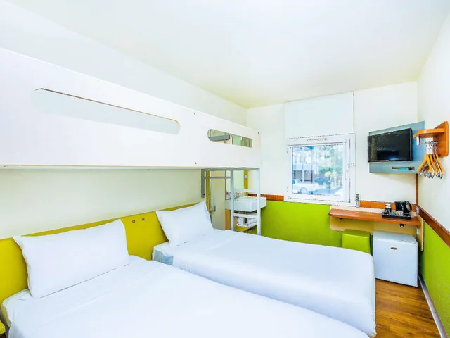 غرفة قياسية بسريرين منفصلين وسرير بطابقين، ibis budget Newcastle 2/7
