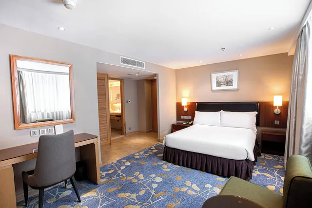 غرفة قياسية بسرير كوين للمدخنين، HOLIDAY INN MACAU 2/3