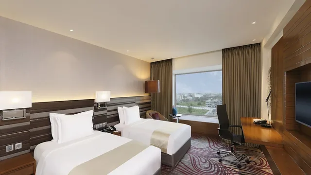 غرفة قياسية بسريرين منفصلين للمدخنين، Holiday Inn Jaipur City Centre by IHG 2/7