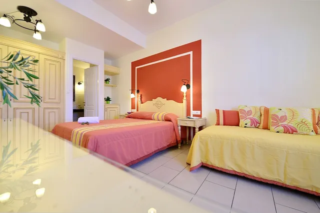 غرفة قياسية ثلاثية بثلاثة أسرّة، Pelican Town Hotel 1/3