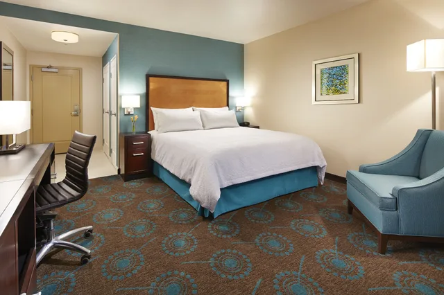 غرفة بسرير كينج، Hampton Inn San Diego/Mission Valley 1/4