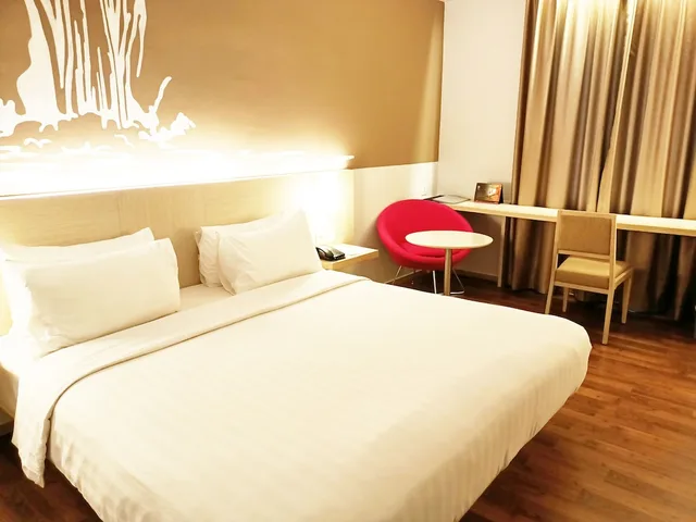 Deluxe, Queen Bed, The Melio Enim Hotel 1/2