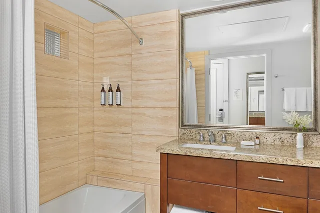 Room, King Bed, Sofa, Balcony, Accessible, Marriotts Desert Springs Villas II 2/2