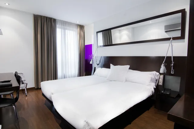 غرفة قياسية بسرير مزدوج، Petit Palace Arana 5/10
