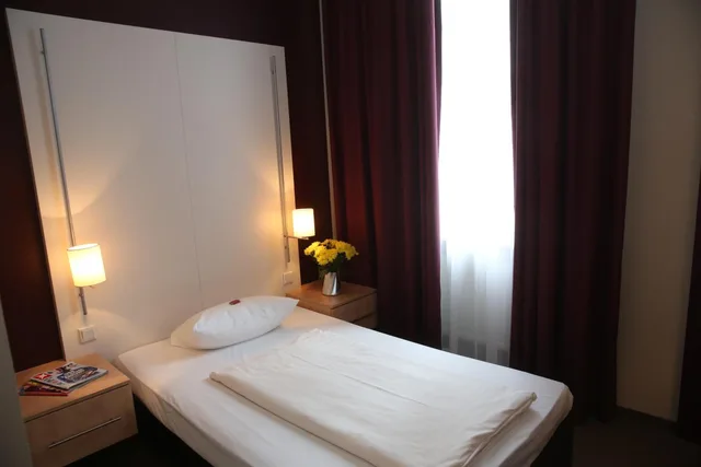 غرفة مفردة، Hotel Columbus 6/12