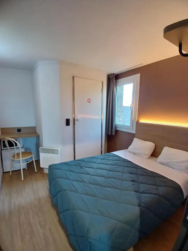 Room, Double Bed, Premiere Classe Dunkerque Est - Armbouts Cappel 1/10