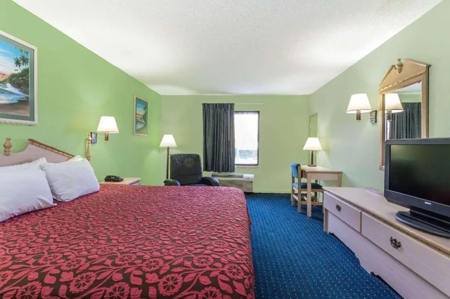 غرفة بسرير كينج، Days Inn By Wyndham Panama City/Callaway 1/1