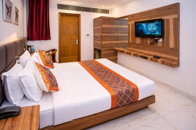 غرفة ديلوكس، Hotel Golden Oasis Delhi 1/2