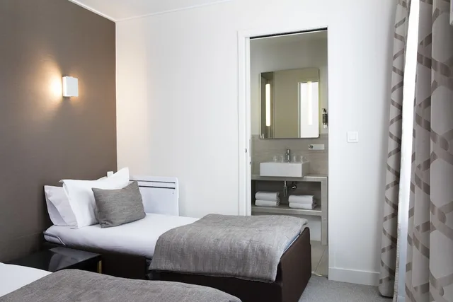 غرفة ثلاثية، Hotel D Espagne 3/10