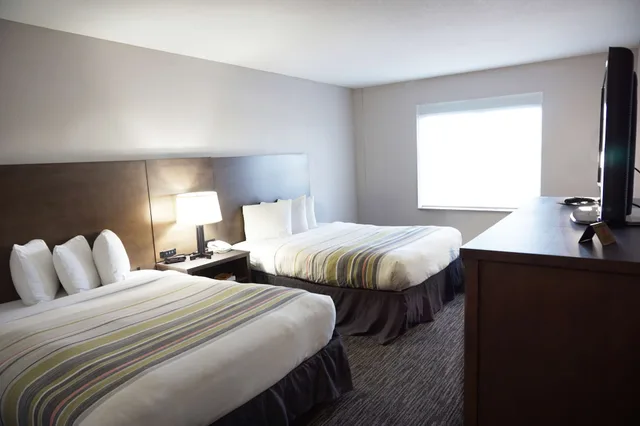 Room, 2 Queen Beds, Accessible, Country Inn and Suites by Radisson Tampa/Brandon FL 2/4