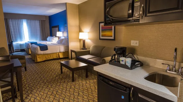 جناح بسريرين كوين، Holiday Inn Express And Suites Thunder Bay 1/1