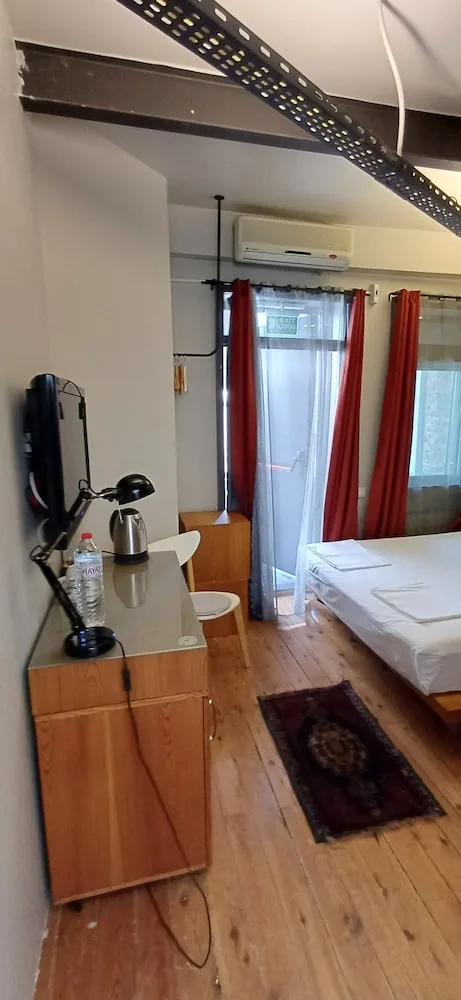 غرفة ركنية بسرير مزدوج، Peradays Hotel 2/10