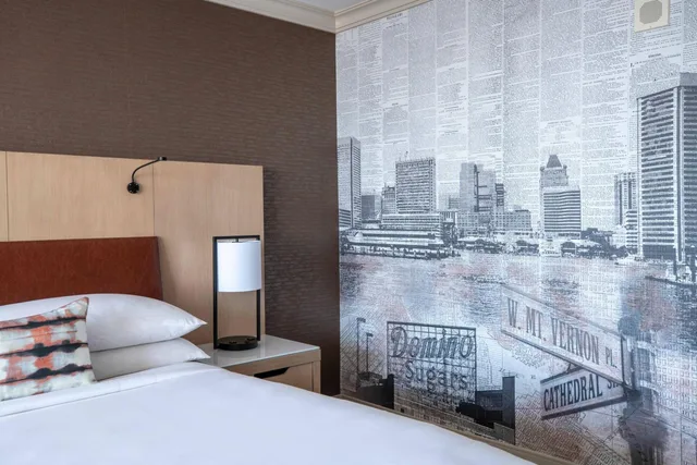 غرفة بسرير كينج بإطلالة على المدينة مع أريكة في طابق مرتفع، Baltimore Marriott Waterfront 4/4