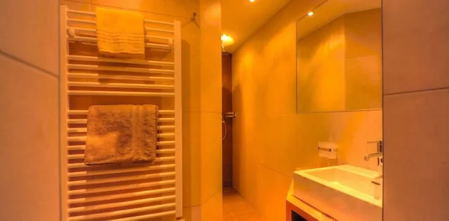 غرفة قياسية بسرير كينج بشرفة، Hotel St Georg 4/7