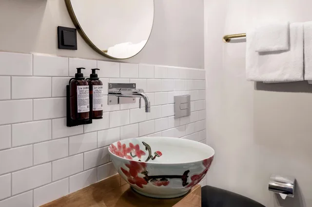 غرفة بسرير كوين، Story Hotel Riddargatan, Part of Jdv by Hyatt 3/3