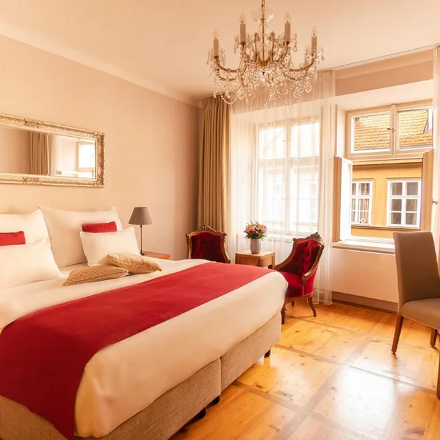 Deluxe, Double or Twin Bed, Hotel Golden Key Prague 2/10
