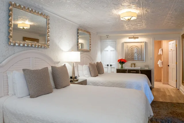 غرفة بسريرين مزدوجين، The Chateau Inn and Suites 1/5
