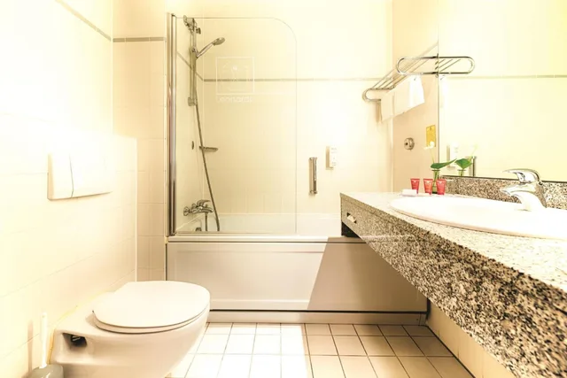 غرفة سوبيريور بسرير كينج، LEONARDO HOTEL HANNOVER 7/7
