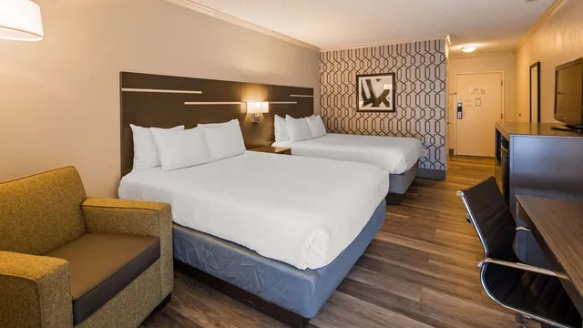 غرفة بسريرين كوين، Best Western Plus Morristown Conference Center 1/4