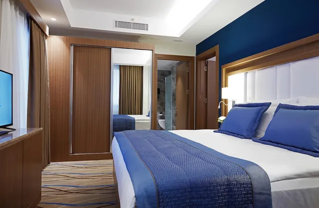 French, Suite, 1 Double and 2 Murphy Beds, Corner، Dedeman Kayseri 2/4