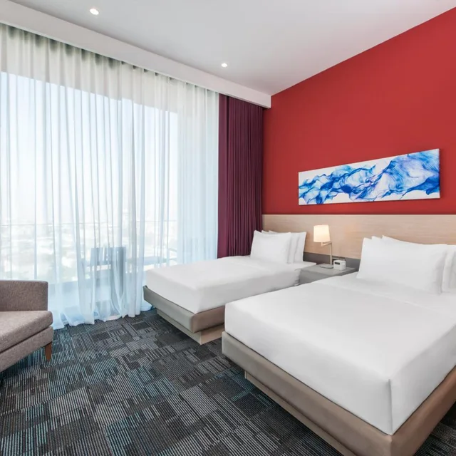 جناح بسريرين منفصلين بغرفة نوم واحدة مع أريكة بمطبخ صغير، Hyatt House Gebze 1/4