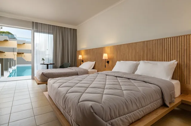 غرفة بسرير مزدوج بإطلالة على الحديقة، Kresten Palace Hotel 1/8
