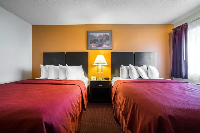 غرفة قياسية بسريرين كوين بإطلالة على الفناء، Rodeway Inn Kingman Route 66 2/3