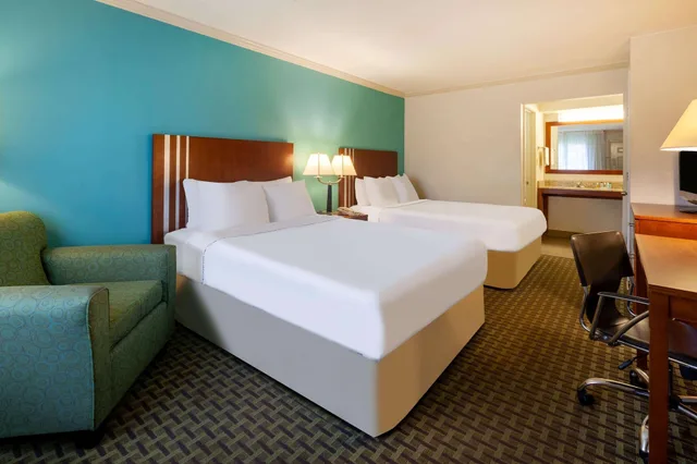 Room, 2 Double Beds, Accessible, Days Inn by Wyndham Austintown 2/2