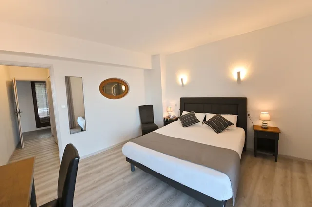 غرفة كومفورت مفردة بسريرين منفصلين، Hôtel Le Catalan Restaurant Le Miradou 1/6