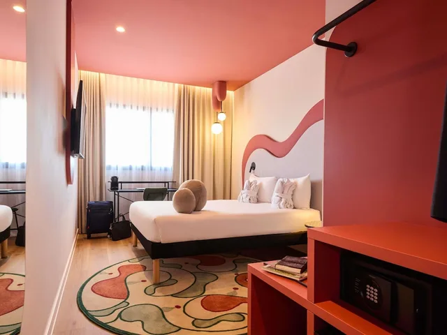 غرفة سوبيريور بسرير مزدوج مع أريكة، Ibis Styles Madrid Airport Valdebebas 5/10