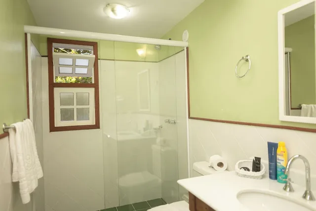 Family, 1 Double and 3 Single Beds, Garden View، Pousada Corsario Buzios 4/4