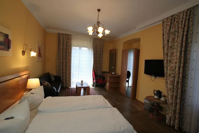 غرفة بسرير مزدوج بشرفة، Atlas Grand Hotel 1/2