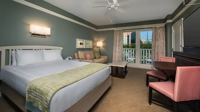 Deluxe, Studio, 1 Queen and 1 Murphy Bed, Queen Murphy Bed, Murphy Bed, Resort View, Accessible، Disneys BoardWalk Villas 4/6