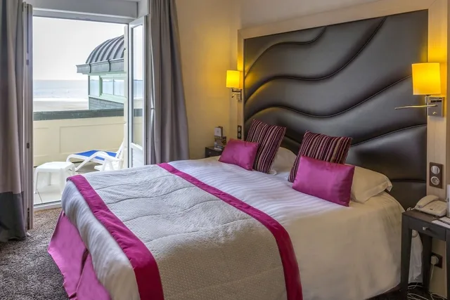 Double Emeraude Transat sea view، Le Grand Hotel Des Thermes 1/2