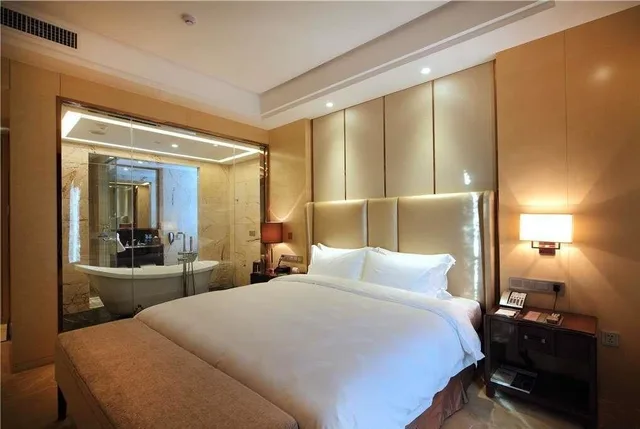Room, King Bed, Smoking, Days Hotel by Wyndham Wenyi Anhui 1/1