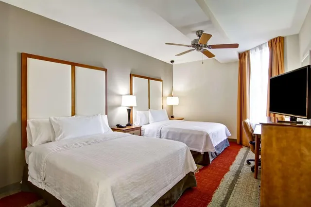جناح بسريرين كوين مع أريكة لذوي الإعاقة، Homewood Suites by Hilton Cincinnati-Downtown 1/1
