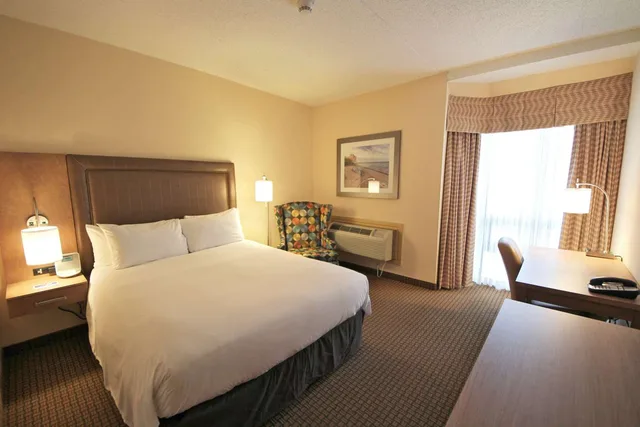 غرفة بسرير كوين بحوض جاكوزي، The Water Tower Inn, BW Premier Collection 1/4