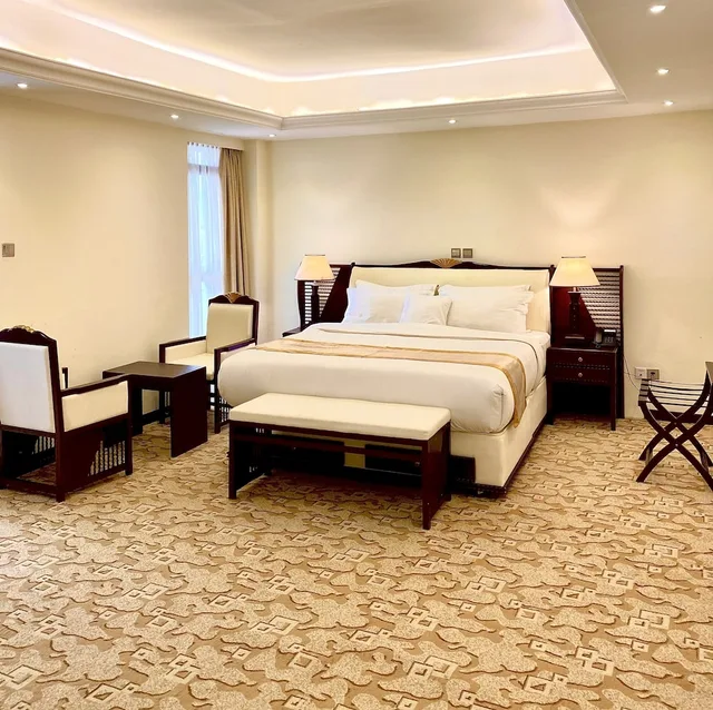 غرفة ديلوكس بسرير كينج، Hotel De Leopol International 1/2