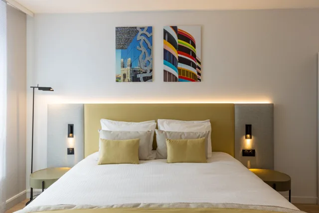 غرفة بريميوم بسرير كينج، Crowne Plaza Marseille - Le Dome by IHG 2/5