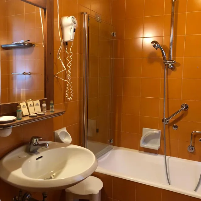 غرفة رباعية بشرفة، Majoni Hotel 5/7