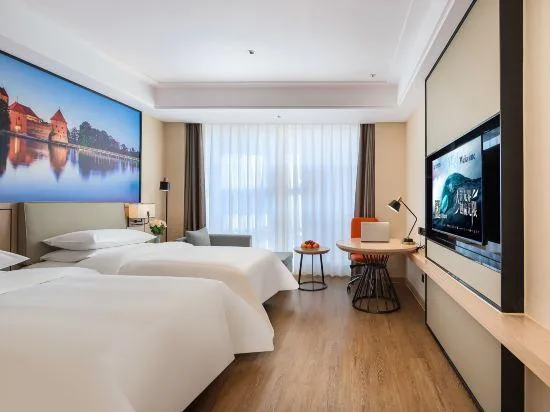 غرفة بسريرين منفصلين بإطلالة على المدينة، Vienna International Hotel (Luyi Passenger West Station) 1/1