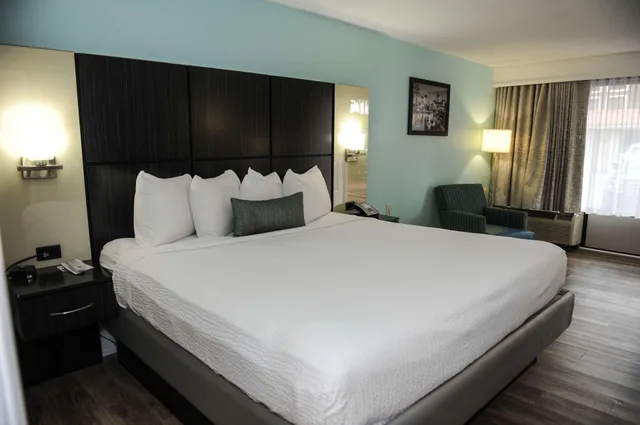 غرفة بسرير كينج لذوي الإعاقة، Best Western Historical Inn 2/7