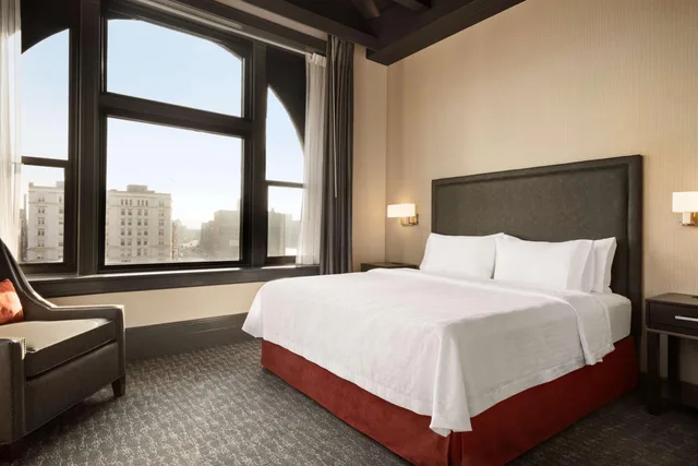 جناح بسرير كينج بغرفة نوم واحدة مع أريكة، Homewood Suites By Hilton Milwaukee-Downtown 2/10