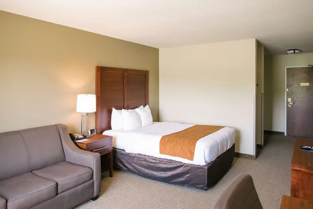 غرفة بسرير كوين لذوي الإعاقة، Comfort Inn & Suites Custer - Crazy Horse Area 2/3